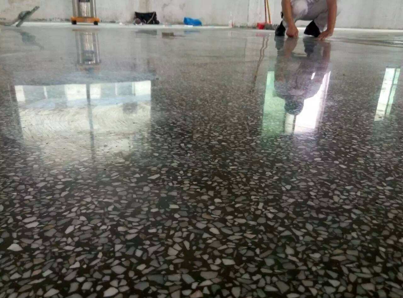 水磨石固化地坪施工